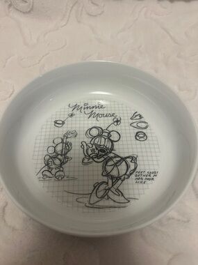 Minnie Mouse Sketch Book White Dinner/ Pasta Bowl